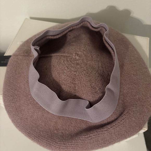 NWT mauve beret with pompom and pearl detail perfect to gift Christmas - Picture 3 of 5